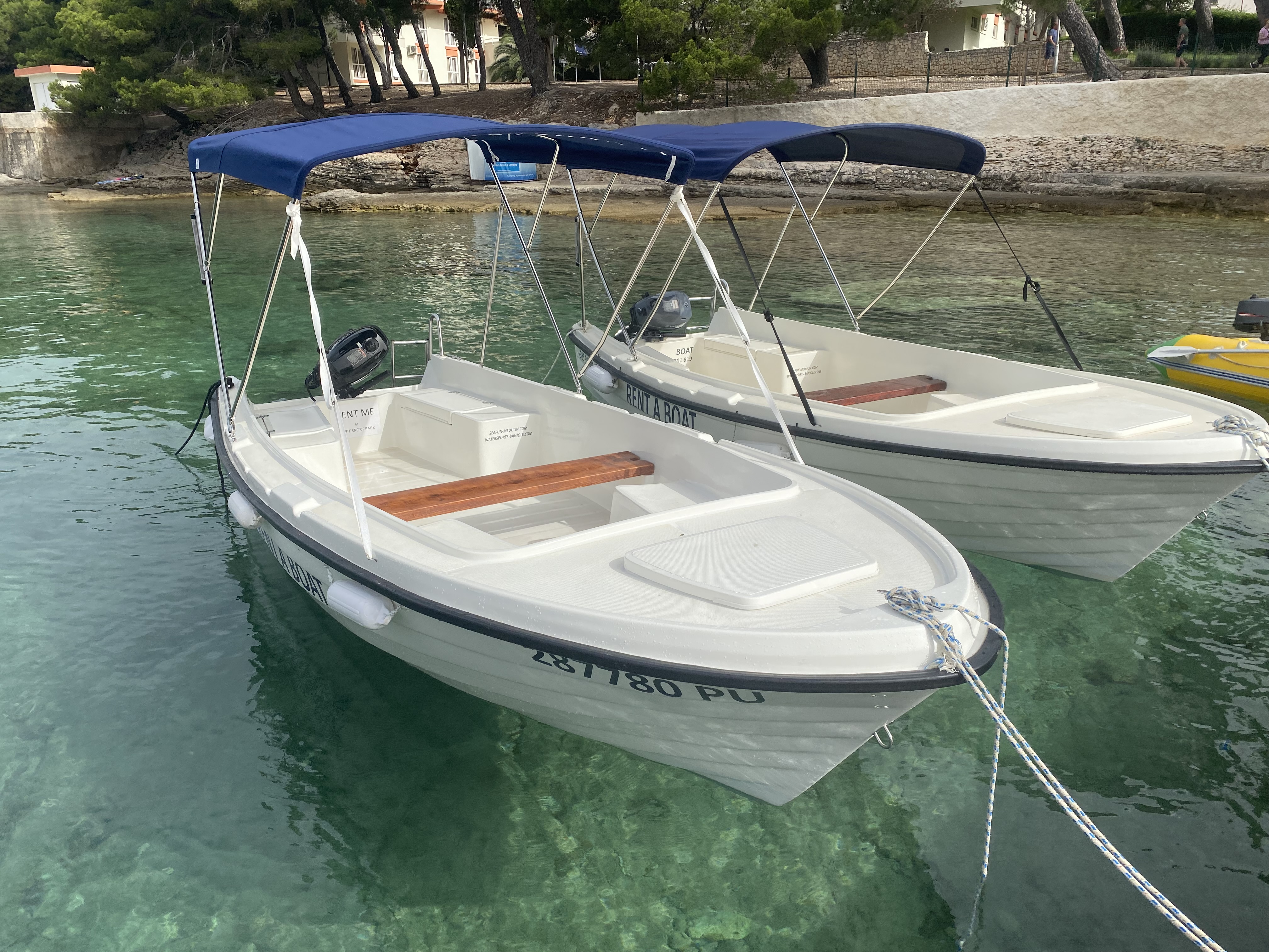 ADRIA 500 M Sport boat rental without licence Medulin fuel included