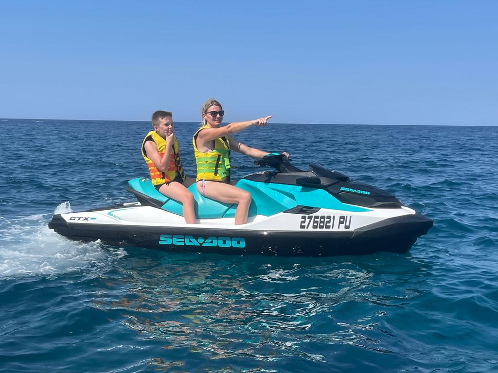 jetski driving family